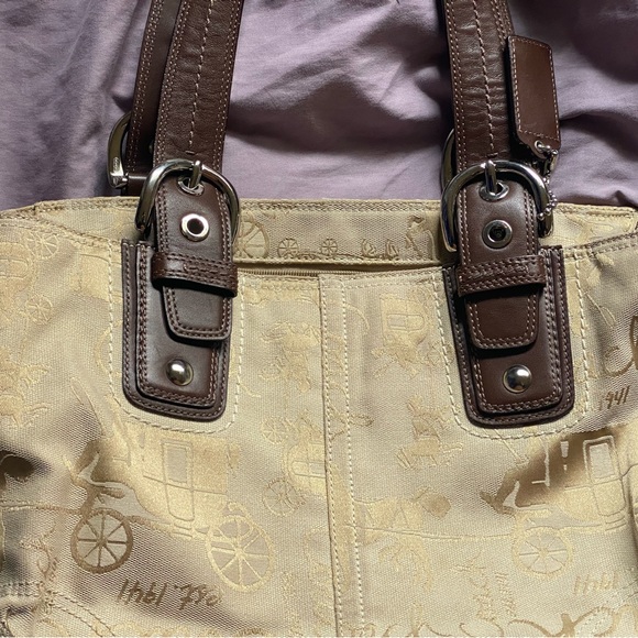 Coach purse - Picture 1 of 2